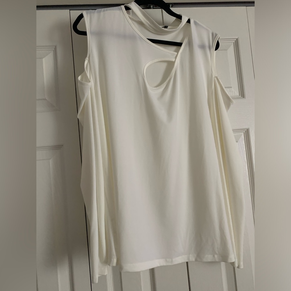 Cold shoulder cutout top